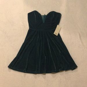 Velvet strapless sweetheart mini dress